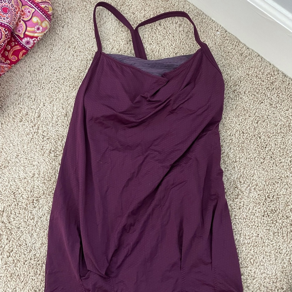 Lululemon C.Y.B Tank
Size 6 - Picture 6 of 6